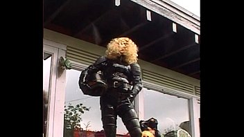 Preview 3 of Cumshot Ass Hole - Roxina2004SuperBondagGurl100604XXXL.MPG