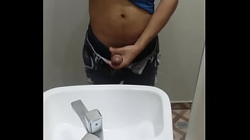 Preview 2 of Step Mom Huge Breast - 20160918 091423 grabandome en el ba&ntilde_o