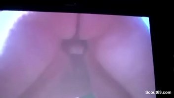 Preview 4 of Sunny Leonyr Downlod Video - Paare ueberkommt die Lust im Pornokino in Berlin 1