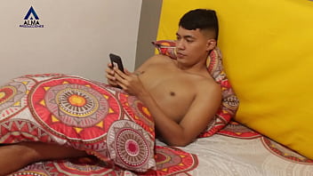 Preview 1 of Big Fat Cock - Me corro en el culo de mi hermanastra mientras me masturbo con sus calzones.