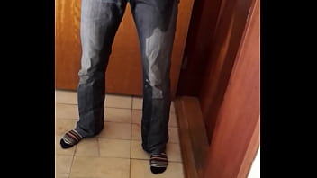 Preview 3 of 15 Year Giral Sex Horas Live - Pissing in my jeans