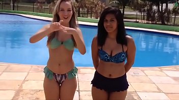 Preview 1 of Nahate Hue Ladki - Best friends challenge in pool # BFF - yoga challengs water - desafio da piscina # 5