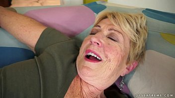 Preview 1 of Meg Meg New Video - Granny&#039_s hair pussy covered with cum