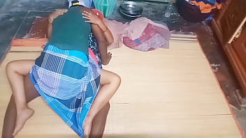 Preview 4 of Hoc Xnxx7 - Indian mom step son fucking in home