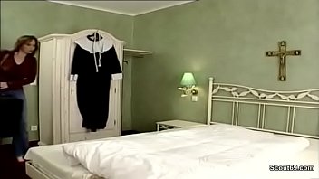 Preview 1 of Boy Cam On Top - Prister fickt Klosterschuelerin in den Arsch