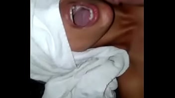 Preview 4 of Private Treatment Massage Porn - Engolindo gala antes de dormir