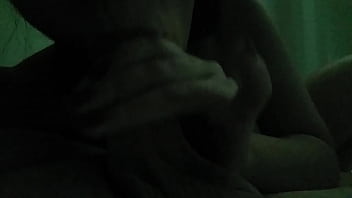 Preview 3 of Xxxvibeo4gp - Pagando um boquete em quanto ele assisti o jogo