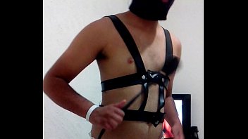 Preview 1 of Trbanl Cam - Novinho colocando calcinhas