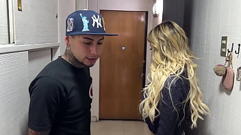 Preview 1 of Mother Handmassage - FAN SEX - Gatitaveve y el segundo ganador del Concurso Follando !!!