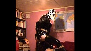 Preview 1 of Greece Julian Alexandros - Roxina2005RubberCouplePlay150105XXXL.MPG