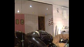 Preview 1 of My Pussy Wife - Roxina2003AssInRubberAndLatex100403XXXL.MPG