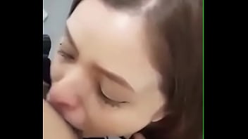 Preview 2 of Father Massage Daughter - Puta hace garganta profunda en ba&ntilde_o publico