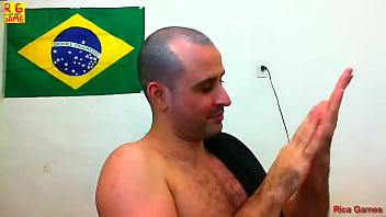 Preview 2 of Irjvfzvai - cabe&ccedil_a amassada dando bicuda gostoso