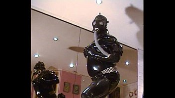 Preview 2 of Onlain Video Smotret Porno - Roxina2004HornyRubberGuy160104XXXL.MPG