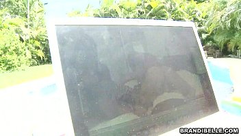 Preview 2 of Menina Excitada - Backyard Handjob - Brandi Belle