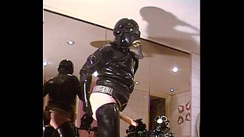 Preview 2 of Dady And Beatiful Doagter - Roxina2004TransbianRubberDollFun270404XXXL.MPG