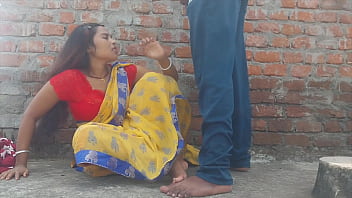 Preview 2 of Sex Vap Hd - Desi Bhabhi Ki Garmi &ndash_ Petticoat Ke Neeche Chhupi Jawani!