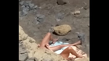 Preview 2 of 19 Yers Girl Grp Sex - Tocamientos en la playa