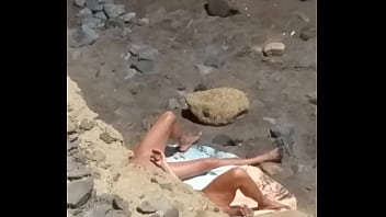 Preview 4 of 19 Yers Girl Grp Sex - Tocamientos en la playa