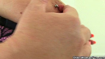 Preview 1 of Bondage Ariana Grande - UK milf Sam is showing off her masturbation skills