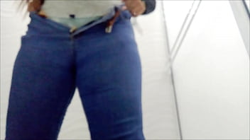Preview 4 of Xnxx Japanees Father Hot - Camara en ba&ntilde_o de consultorio graba a secretaria meando