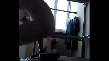 Preview 2 of Aljona Russian Job - Kh&ocirc_ng top thì em với đ&ocirc_̀ h&ocirc_́t rác v&acirc_̣y