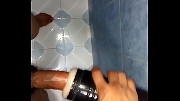 Preview 3 of Hot Sex Mom Fucking Boy - Diversi&oacute_n solo usando un juguete