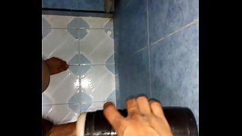 Preview 4 of Hot Sex Mom Fucking Boy - Diversi&oacute_n solo usando un juguete