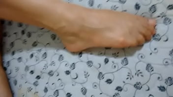 Preview 1 of Sex Anuska Rmantic - Gozando no pezinho lindo da esposa
