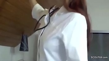 Preview 1 of Body Pi Ky - Krankenschwester holt ihrem Patienten einen runter