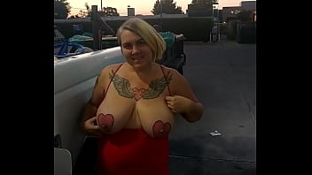 Preview 1 of Dp Partouze - Bbw flashing at fuel pump on Vimeo.MP4