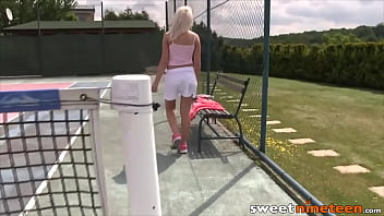 Preview 1 of Video Sex Homo Ngocok Kontol - Petite blondie wanks her horny pussy until she cums hard