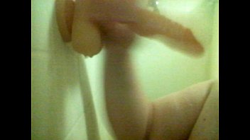 Preview 1 of Marido Celular - Fat faggot deepthroats dildo in shower