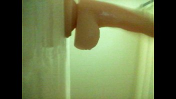 Preview 4 of Marido Celular - Fat faggot deepthroats dildo in shower
