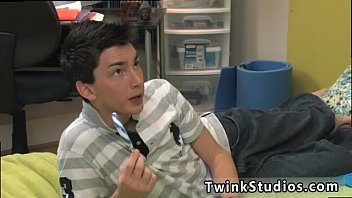 Preview 1 of Zoo Xnxxdog - Tiny cock teen gay sex movies The gonzo scene between Colby London