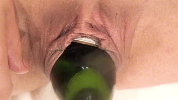 Preview 4 of Xvideos 2 In - &sect_ Raven Grey fucks her pussy with a champagne bottle