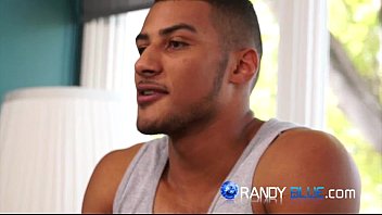 Preview 2 of Tetas Naturales Sexy - Dominic Santos