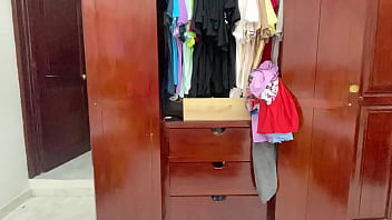 Preview 4 of Seexy Video Xxx - Criada caliente y voluptuosa se desviste en su habitaci&oacute_n