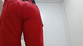 Preview 4 of Teresa Mfc - Camara amateur en ba&ntilde_o publico capta doctora meando