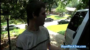 Preview 3 of Parler Cochon - Black Muscled Dude Fuck Gay White Twing Deep 05