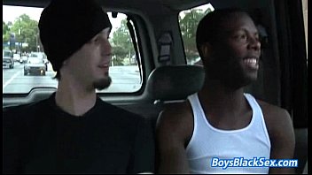 Preview 1 of Gay Seml - Black Muscled Dude Fuck Gay White Twing Deep 01
