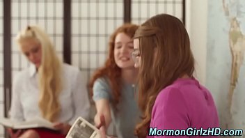 Preview 1 of Gang Hard - Amateur mormon les finger
