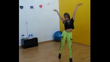 Preview 1 of Google Amazing - Carolzinha gostosa dancando