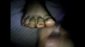 Preview 4 of Arab Miya Sex - mi mujer y mi lechita en sus pies...