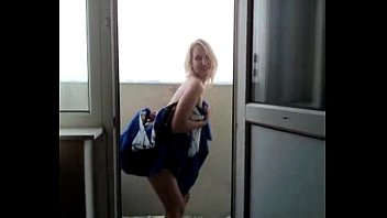 Preview 2 of Sutha Garl - Naked girlfriend on the terrace