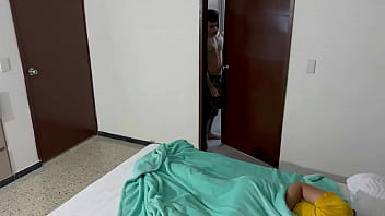 Preview 1 of Salman Khan Xxxyx Video Com - Una rica cogida con mi hermanastra mientras toma una siesta.