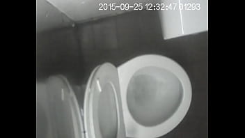 Preview 4 of Indian Rial Phone Sex Vedio - Spy Cam,  Dennis Tutu Kyeremeh taking a Piss..!.
