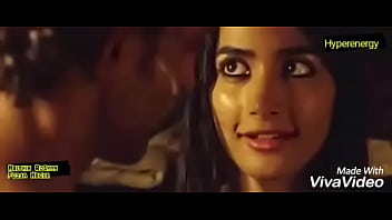 Preview 1 of Alanah Rea Charles Dera - Hrithik Roshan and Pooja Hegde Hot Kiss In Mohenjo Daro