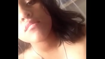 Preview 4 of Sauna Bigtits Suster - hermosa morena masturba