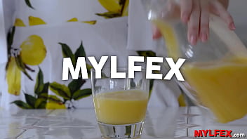 Preview 1 of Pom Hub Com - Mylfex - Next Door Milf Tries a Refreshing Evening with Young Dicks